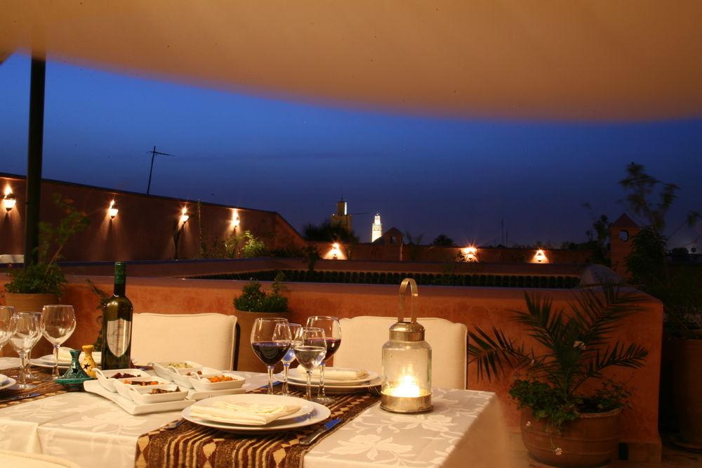 Riad Palais Calipau Marrakesch Exterior foto Rooftop dinner in Marrakech