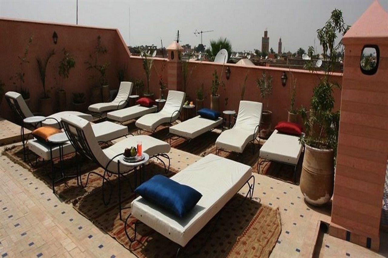 Riad Palais Calipau Marrakesch Exterior foto Rooftop terrace at the Hotel Le Bardo